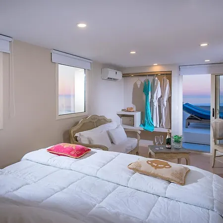 Hotel apartamentowy Parthenis Beach, By The Sea